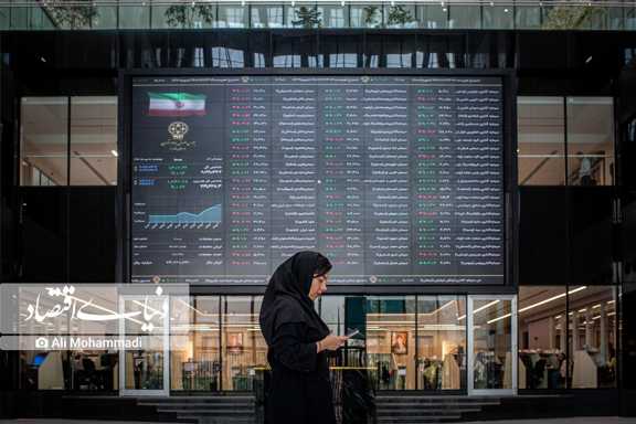 شاخص کل بورس به کانال ۳.۸ میلیون واحد عقب‌نشینی کرد